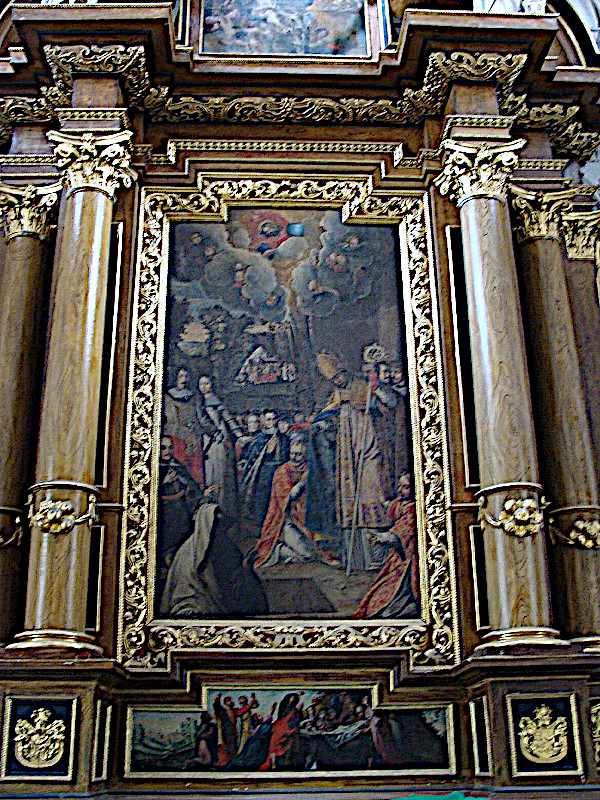 Kaplica powstała w rekordowo krótkim czasie, od 2 maja 1647 r. do 8 października 1648 r. Fundatorem kaplicy był szlachcic i dyplomata Stanisław Oświęcim, który zlecił jej budowę dla upamiętnienia swej przyrodniej siostry, Anny Oświęcimówny (1626-1647). Kaplicę, dobudowaną od strony pn. do pierwszego przęsła bocznej nawy kościoła projektował mediolański architekt Vincenzo Petroni. Wzniesiona została na planie kwadratu i nakryta kopułą zwieńczoną latarnią. Posadowiona została nieco powyżej poziomu nawy głównej, od której prowadzi do niej kilka schodów oraz marmurowy portal, zamknięty ozdobną kratą. Wnętrze bogato zdobione sztukateriami autorstwa Jana Baptysty Falconiego o motywach małżowinowych kartuszy, panopliów, girland kwiatowych i aniołów. Romeo i Julia z Krosna doczekali się własnej kaplicy.